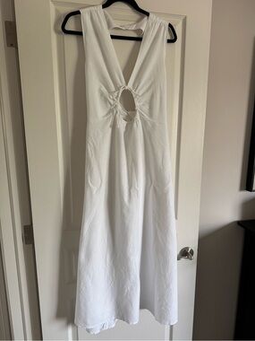 White Sleeveless V-Neck Cutout Maxi Dress